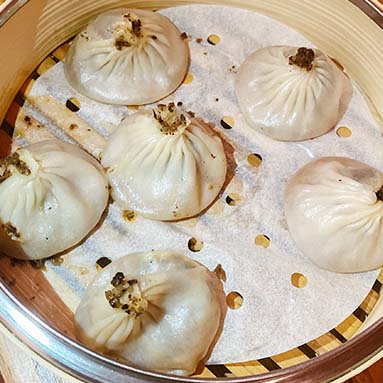 Black Truffle & Pork 黑松露小籠包