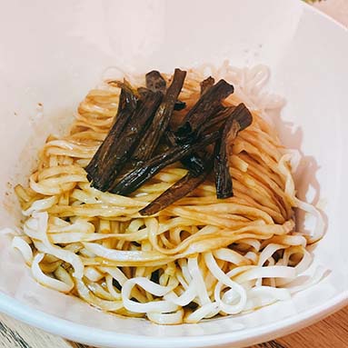 Scallion Oil Noodles 蔥油麵